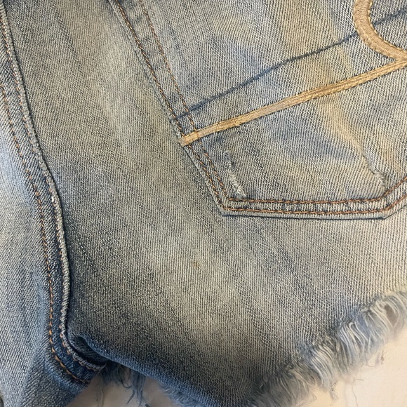 American Eagle Shorts size 2 - Picture 3 of 6